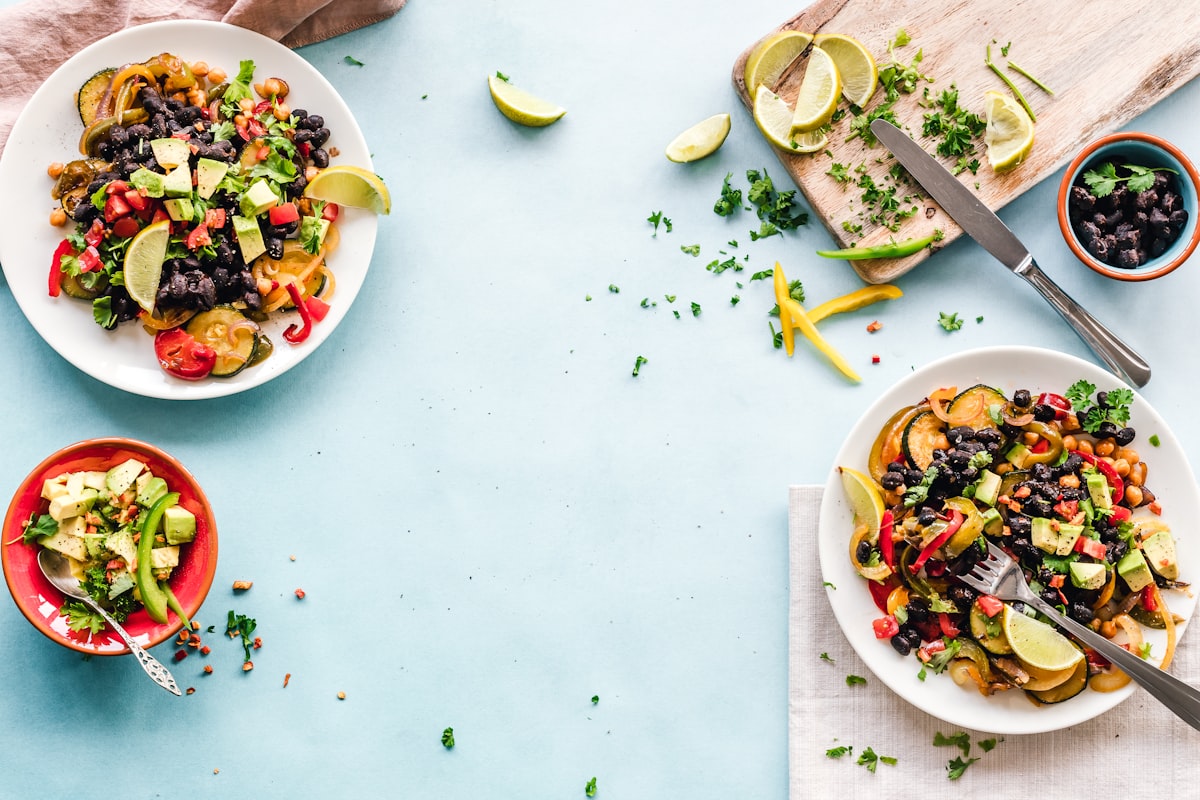 Ensalada fresca con vegetales de temporada